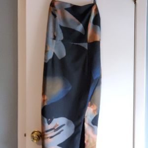 Midi dress with slit